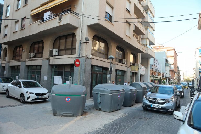 «La gente se levanta de nuestras terrazas, el olor es insoportable»