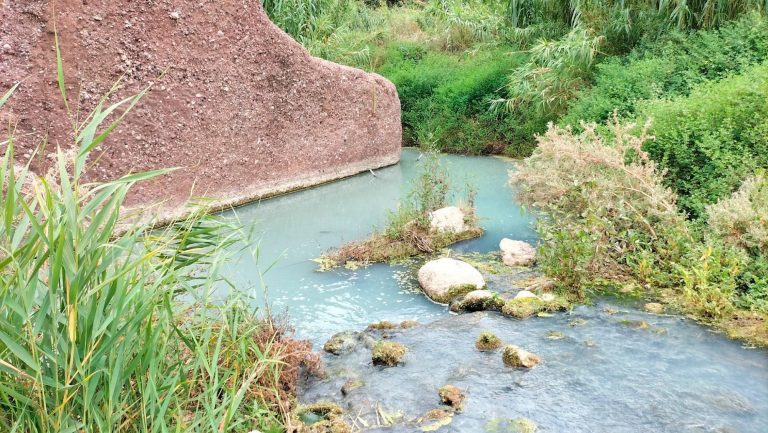 L’aigua blava del Francolí de fa 10 dies a la Riba no venia de cap abocament, diu l’ACA