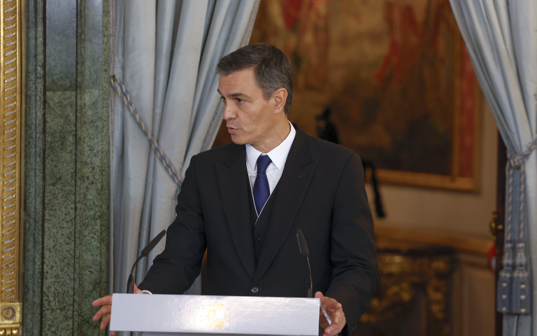 El controvertido acuerdo de amnistía de Sánchez con los separatistas catalanes desata la ira